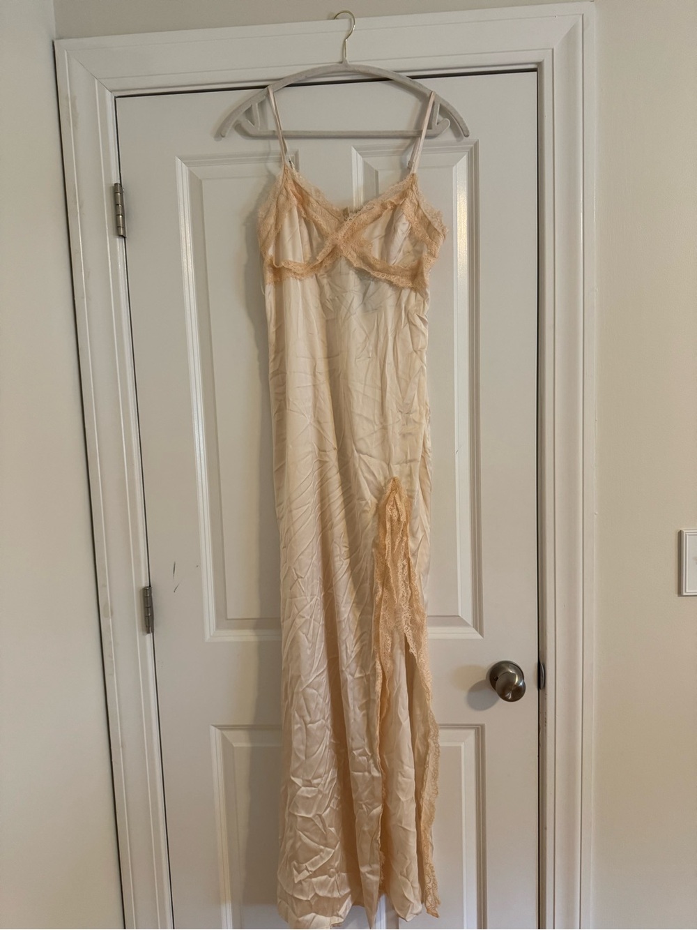PrettyLittleThing Champagne Lace-Trim maxi Dress